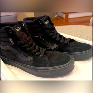 Vans Canvas SK8-HI
Mens Size 7 
Worn one time